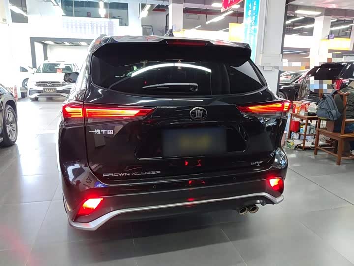 Фото 6 - Toyota Crown Kluger