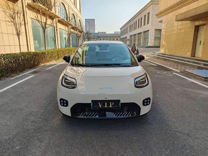 Фото 2 - GAC Aion UT