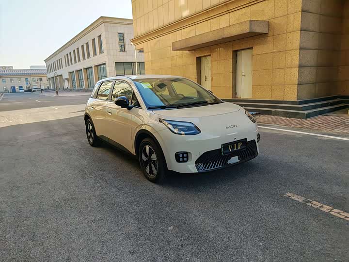 Фото 3 - GAC Aion UT