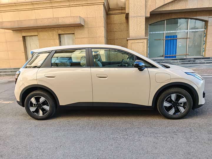 Фото 4 - GAC Aion UT