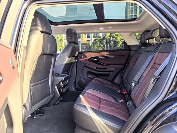 Фото 8 - Land Rover Range Rover Evoque L