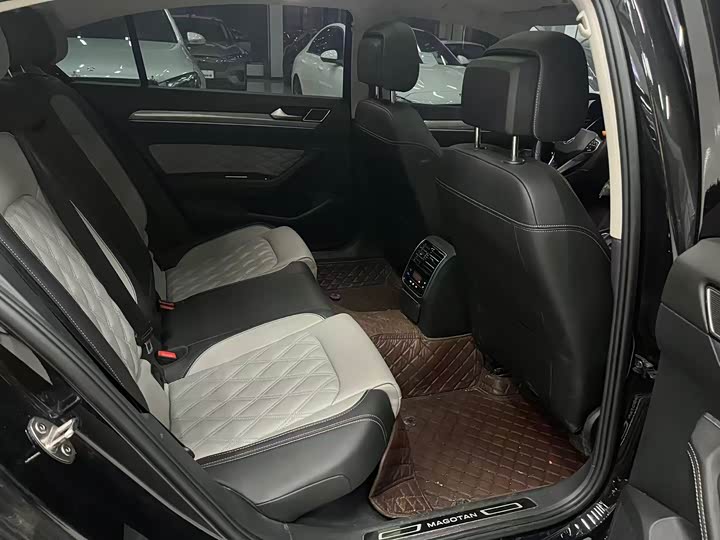 Фото 9 - Volkswagen Magotan