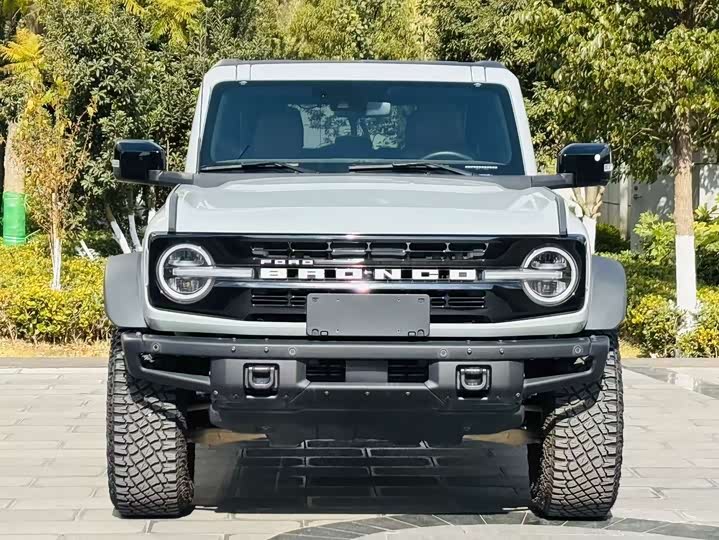 Фото 2 - Ford Bronco