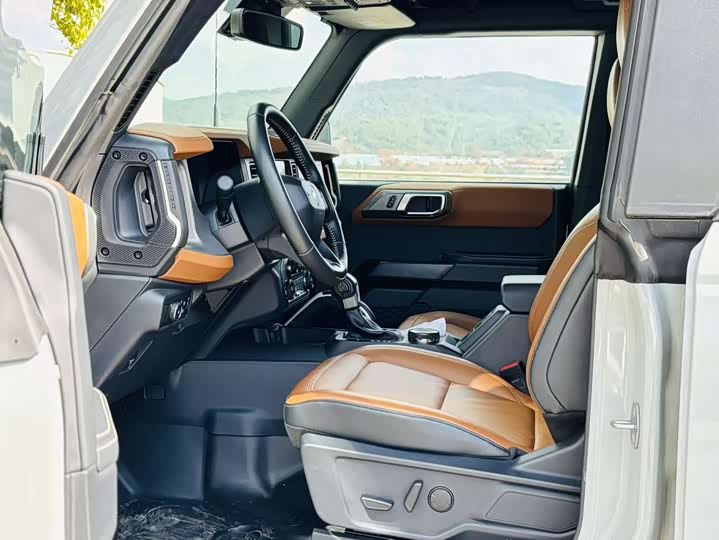 Фото 7 - Ford Bronco