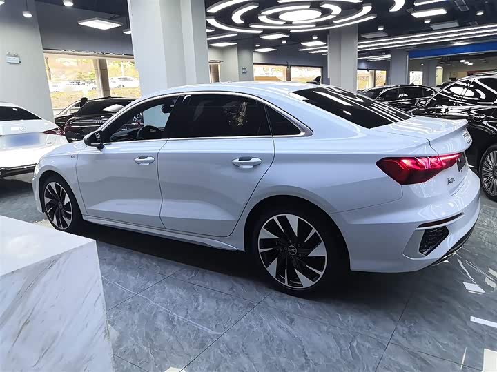 Фото 5 - Audi A3