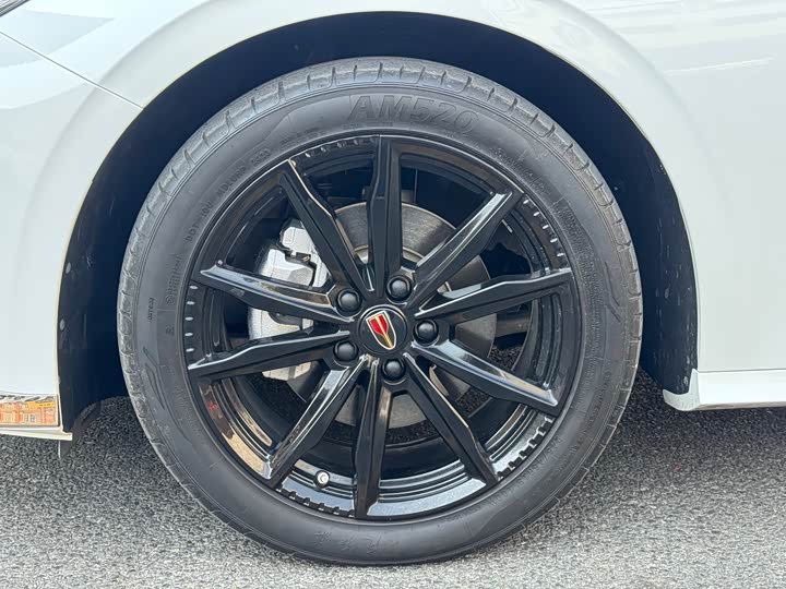 Фото 5 - Hongqi H6