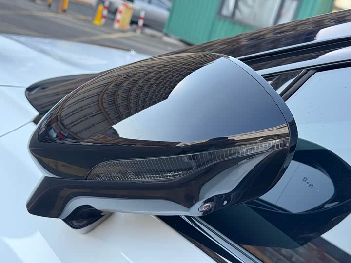 Фото 7 - Hongqi H6