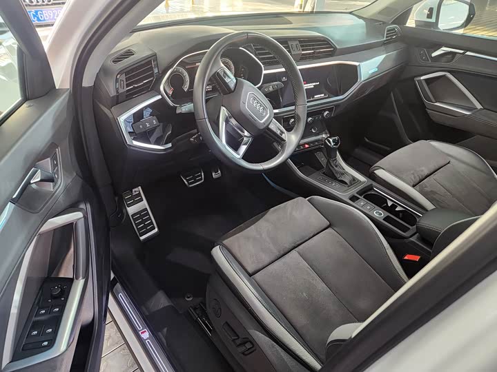 Фото 9 - Audi Q3