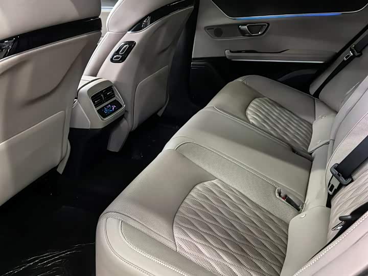 Фото 5 - BYD Han