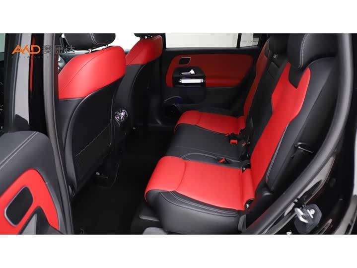 Фото 7 - Mercedes-Benz GLB-Class AMG