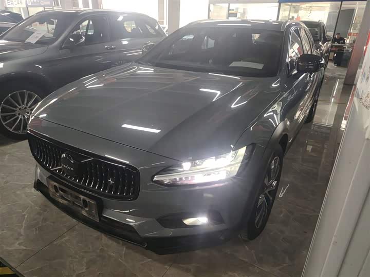 Фото 2 - Volvo V90