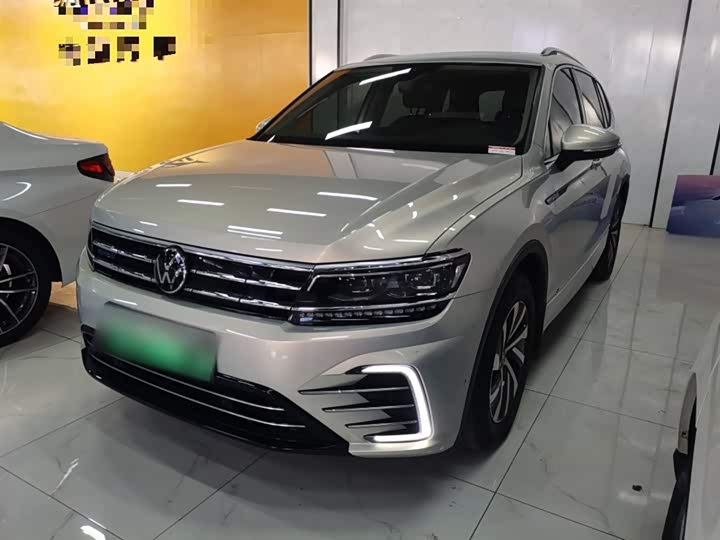 Фото 2 - Volkswagen Tiguan L Hybrid