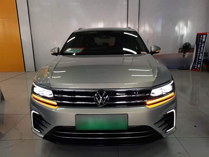 Фото 3 - Volkswagen Tiguan L Hybrid