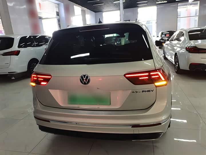 Фото 6 - Volkswagen Tiguan L Hybrid