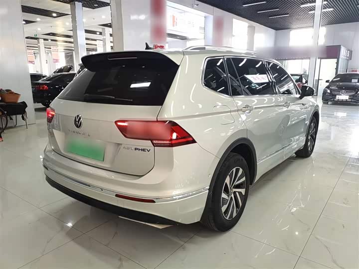 Фото 7 - Volkswagen Tiguan L Hybrid