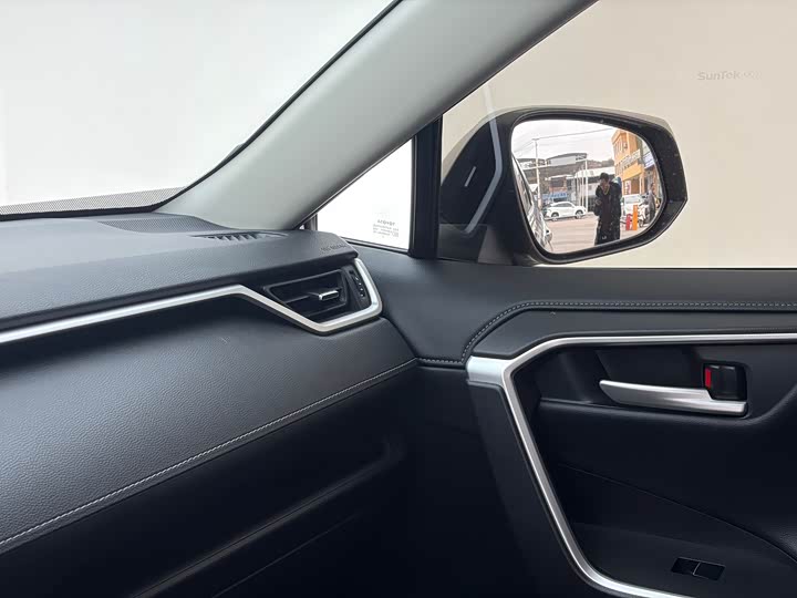 Фото 8 - Toyota Wildlander