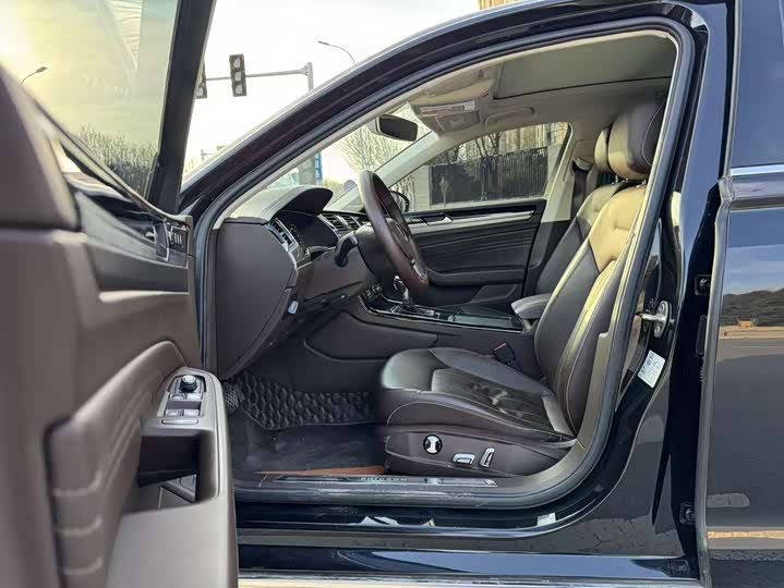 Фото 4 - Volkswagen Phideon