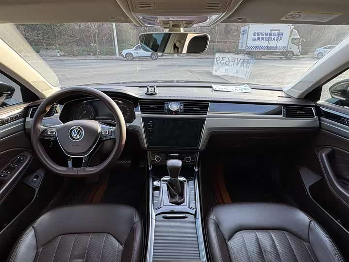 Фото 5 - Volkswagen Phideon