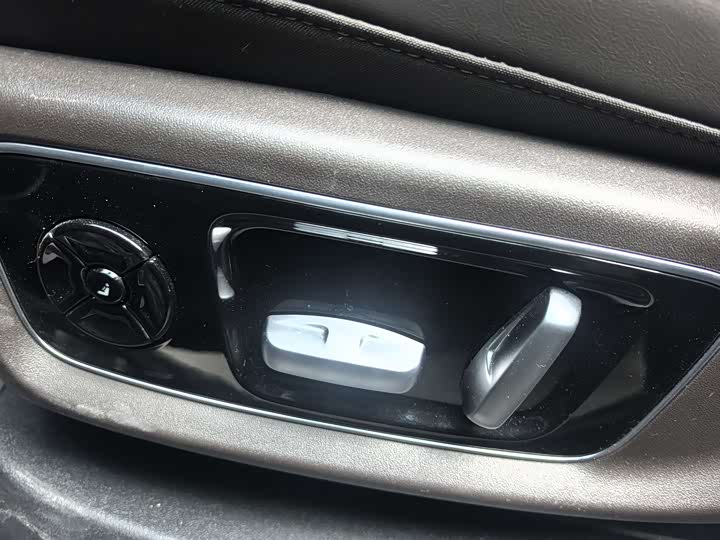 Фото 7 - LiXiang L9