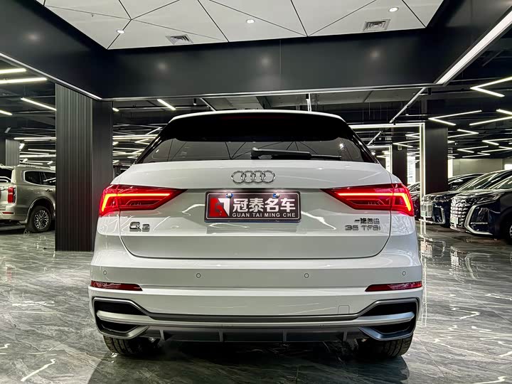 Фото 6 - Audi Q3