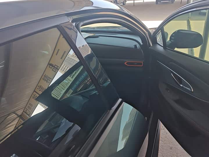 Фото 8 - Changan UNI-T