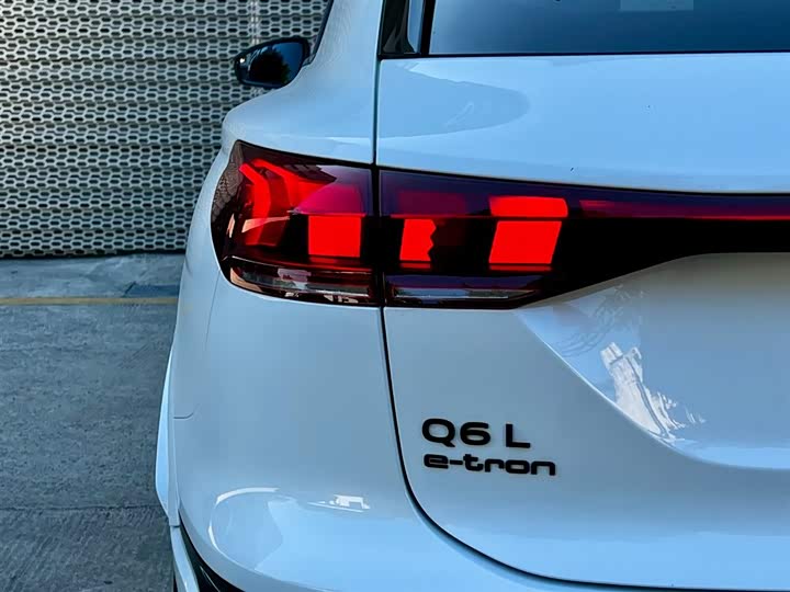 Фото 8 - Audi Q6L e-tron