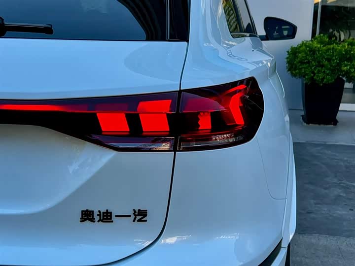 Фото 9 - Audi Q6L e-tron