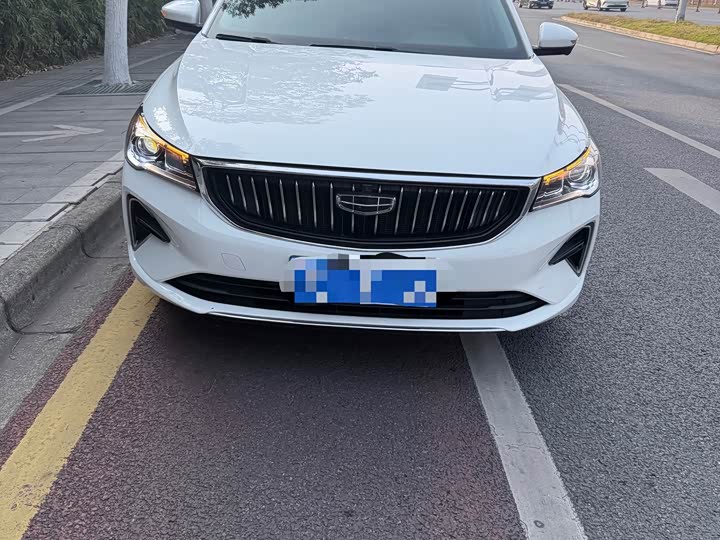 Фото 2 - Geely Emgrand