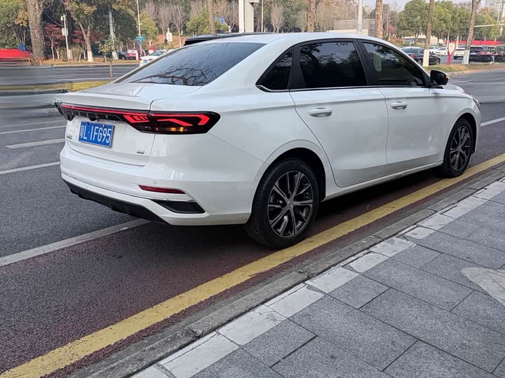 Фото 7 - Geely Emgrand
