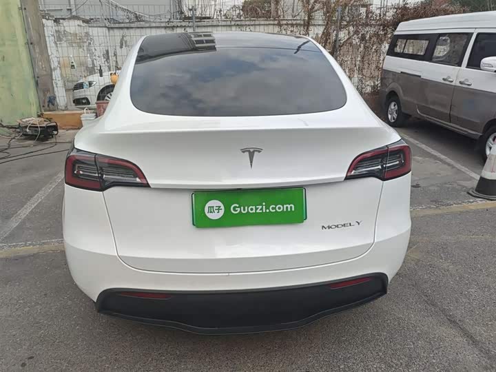 Фото 6 - Tesla Model Y