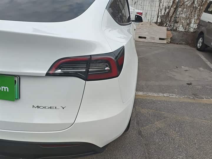 Фото 8 - Tesla Model Y