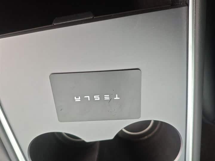 Фото 9 - Tesla Model Y