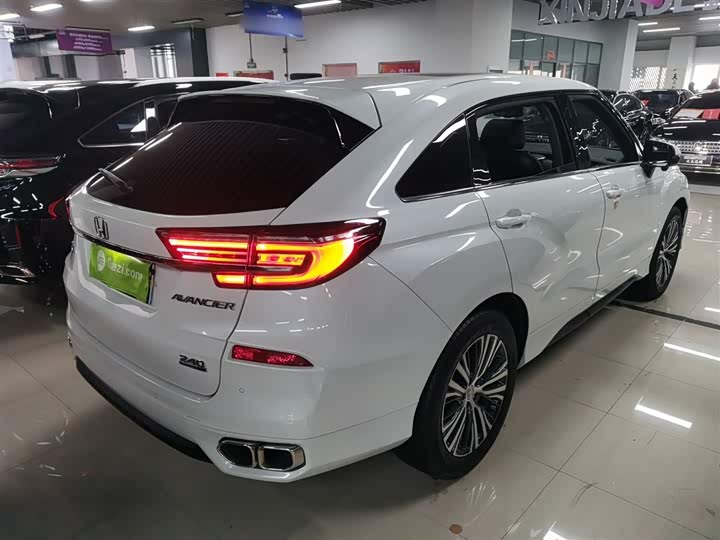 Фото 7 - Honda Avancier