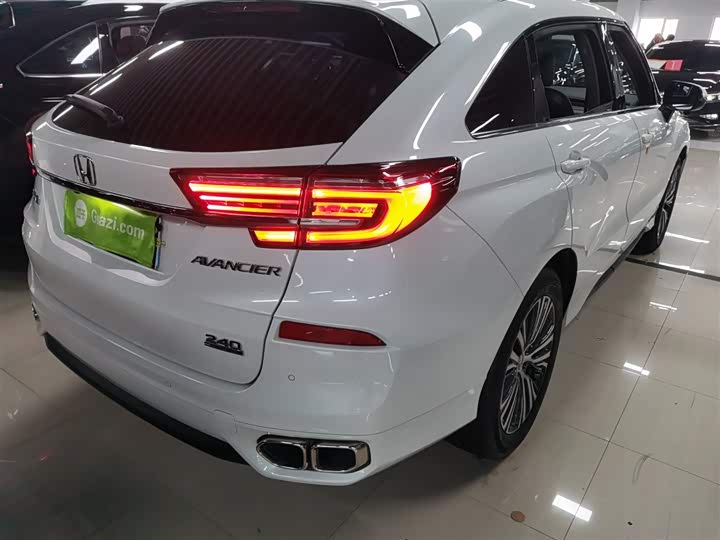 Фото 8 - Honda Avancier