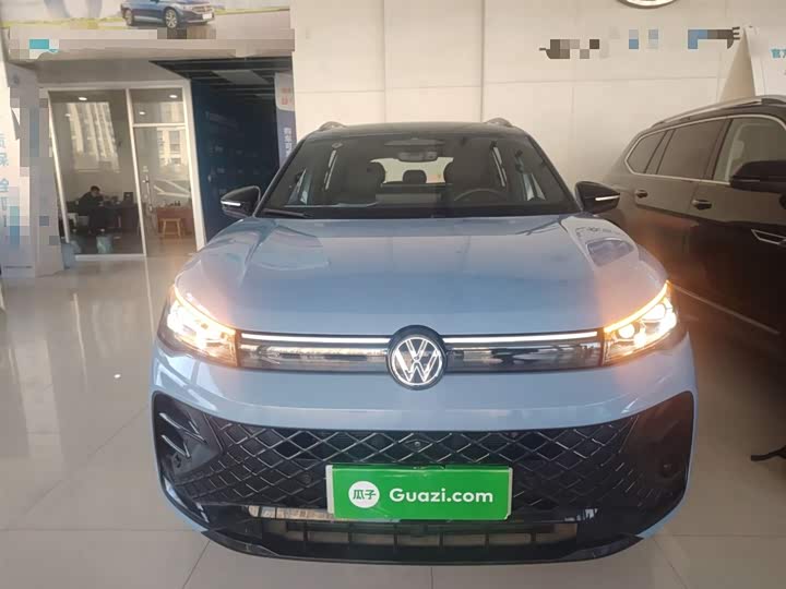 Фото 3 - Volkswagen Tiguan L Pro