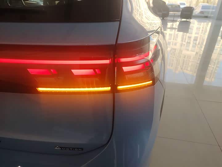 Фото 8 - Volkswagen Tiguan L Pro