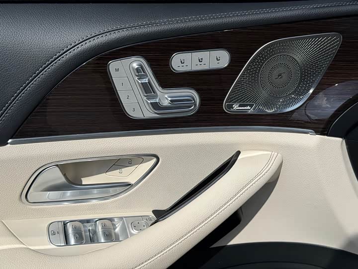 Фото 8 - Mercedes-Benz GLS-Class