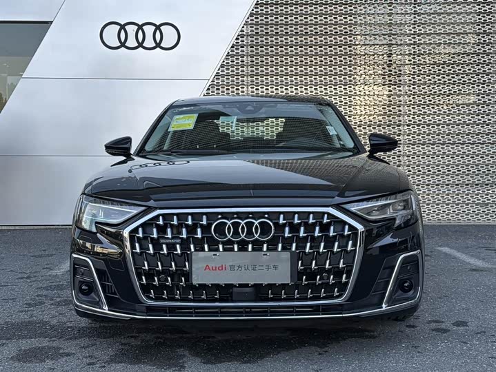 Фото 2 - Audi A8