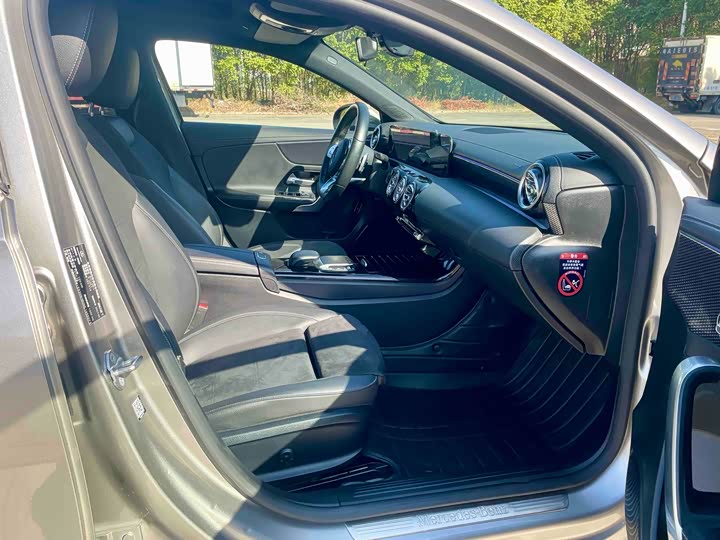 Фото 7 - Mercedes-Benz A-Class