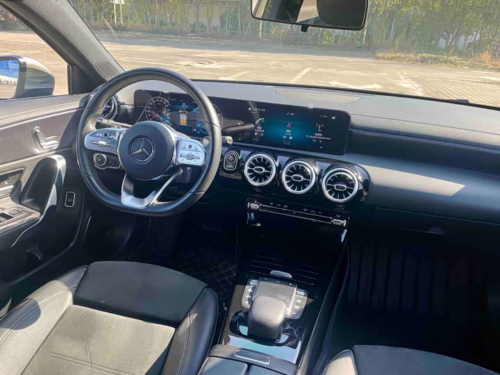 Фото 9 - Mercedes-Benz A-Class