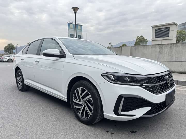 Фото 3 - Volkswagen Lavida