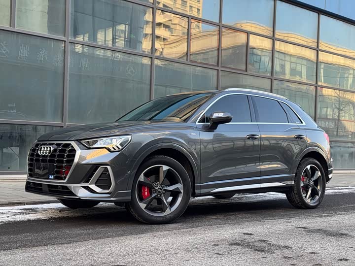 Фото 1 - Audi Q3