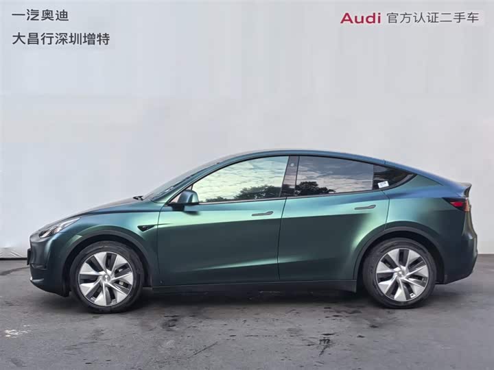 Фото 4 - Tesla Model Y