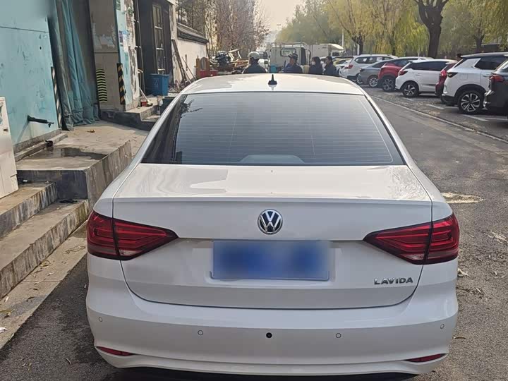 Фото 8 - Volkswagen Lavida