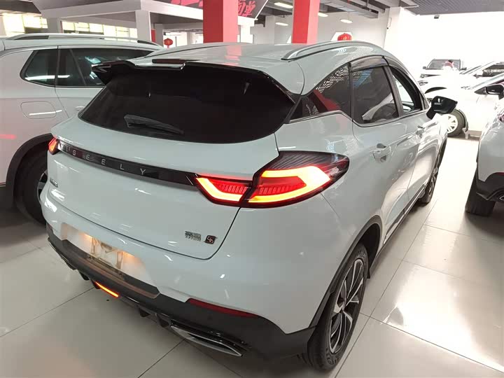 Фото 7 - Geely Emgrand GS