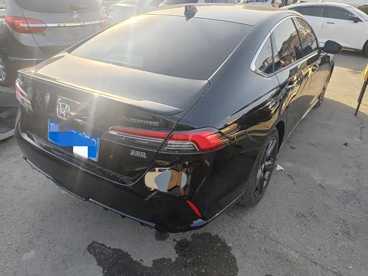 Фото 4 - Honda Inspire