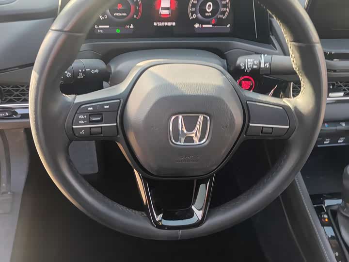 Фото 7 - Honda Inspire