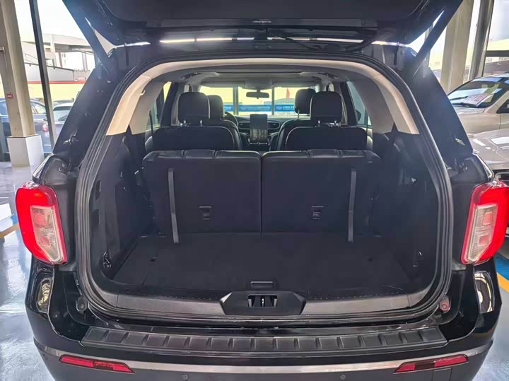 Фото 7 - Ford Explorer