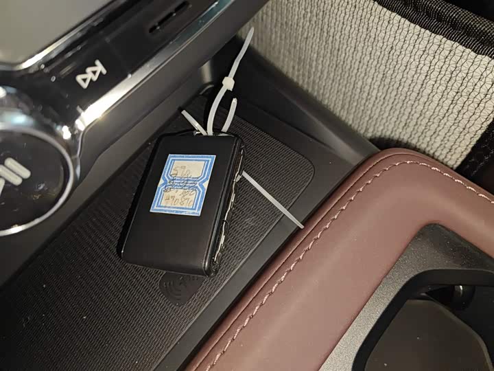 Фото 9 - Volvo S90