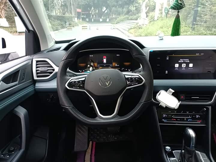 Фото 3 - Volkswagen Tharu